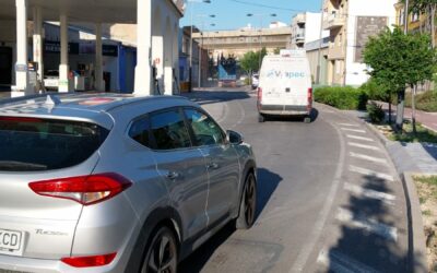 La Concejalía de Servicios Municipales descarta la rotura de tuberías y refuerza el firme de la calzada para evitar nuevos baches en la Avenida de Alicante
