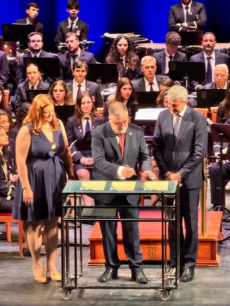 El Teatro Chapí, escenario del acto de Confirmación del Hermanamiento de Villena, Escalona y Peñafiel