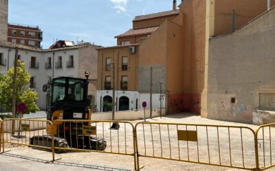 El Ayuntamiento inicia las catas arqueológicas en el solar de la Plaza Mayor donde planifica un nuevo edificio municipal