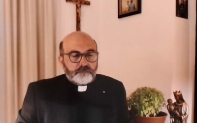 El sacerdote Carlos Flor, miembro de la Comparsa Moros Nuevos, pregonero de las Fiestas de Moros y Cristianos de Villena 2025
