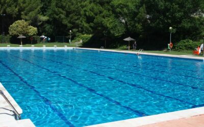 La Concejalía de Deportes ofrece entrada gratuita a la piscina municipal del Polideportivo este jueves ante la ola de calor