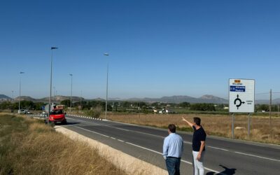 Iluminación de la entrada a la carretera CV-81 tras las gestiones municipales
