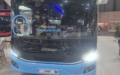 Iniesta visita la Feria Internacional del Autobús en Madrid para conocer las últimas innovaciones técnicas de cara al futuro pliego de licitación del transporte urbano