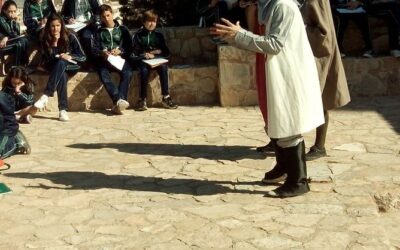 Villena continúa con las visitas teatralizadas con un recorrido por la ciudad de Carlos V