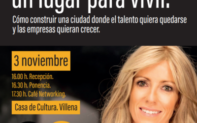 Margarita Álvarez, experta en bienestar de la empresa, ofrece su ponencia sobre el potencial en talento y desarrollo empresarial de Villena
